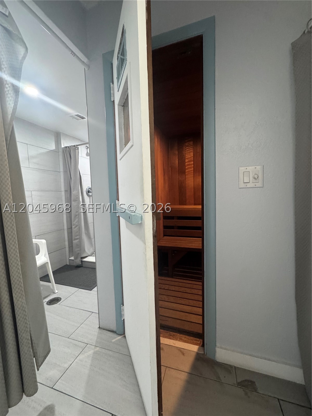 EDGEWATER BEACH TOWERS CO - Residential