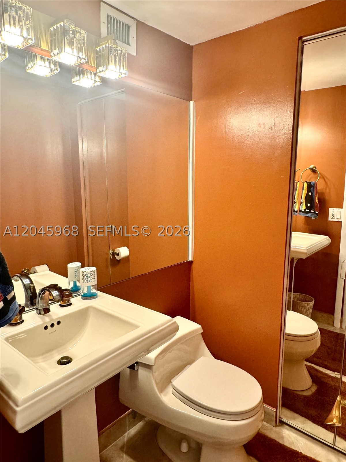 EDGEWATER BEACH TOWERS CO - Residential