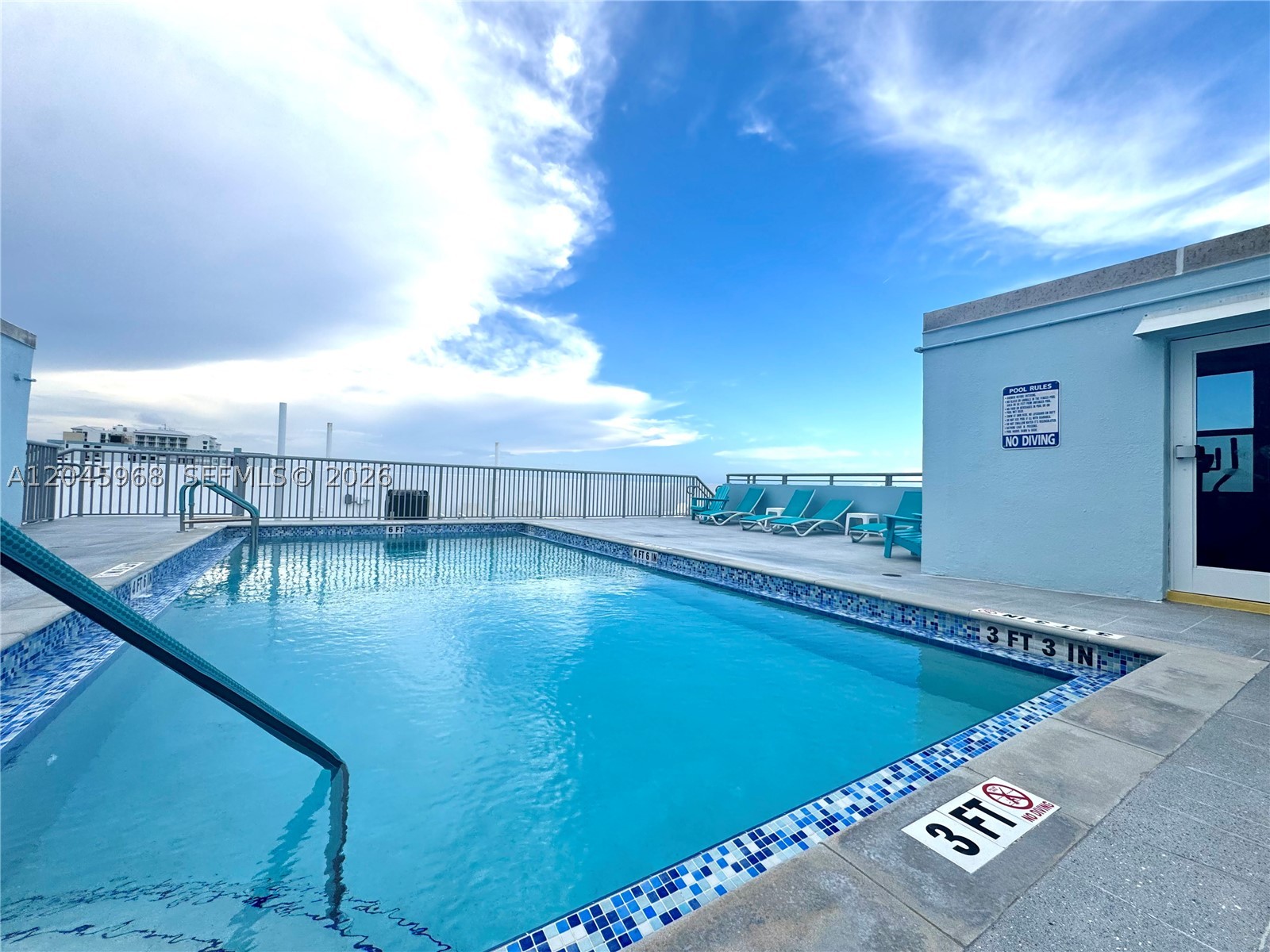 EDGEWATER BEACH TOWERS CO - Residential
