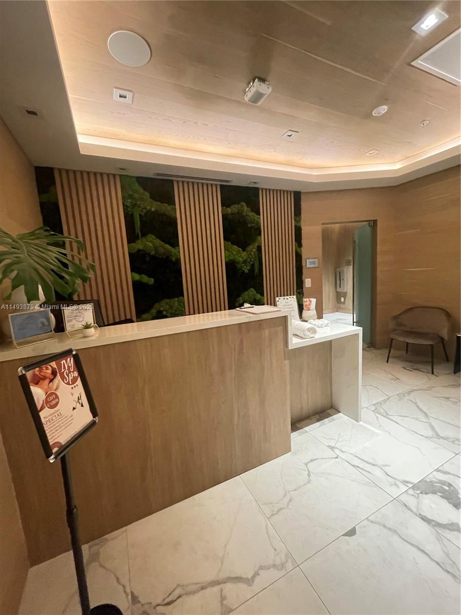 IVY CONDO - Residential Lease