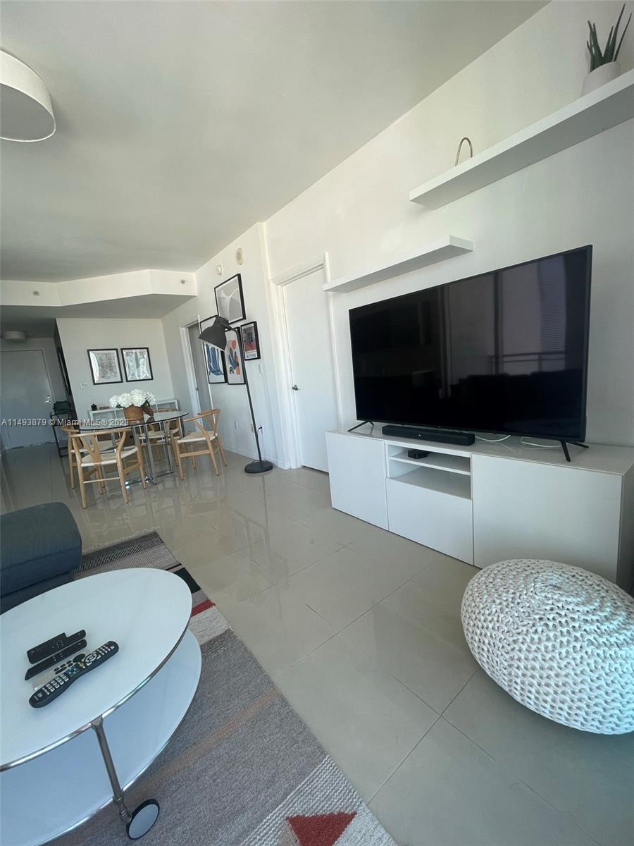 IVY CONDO - Residential Lease