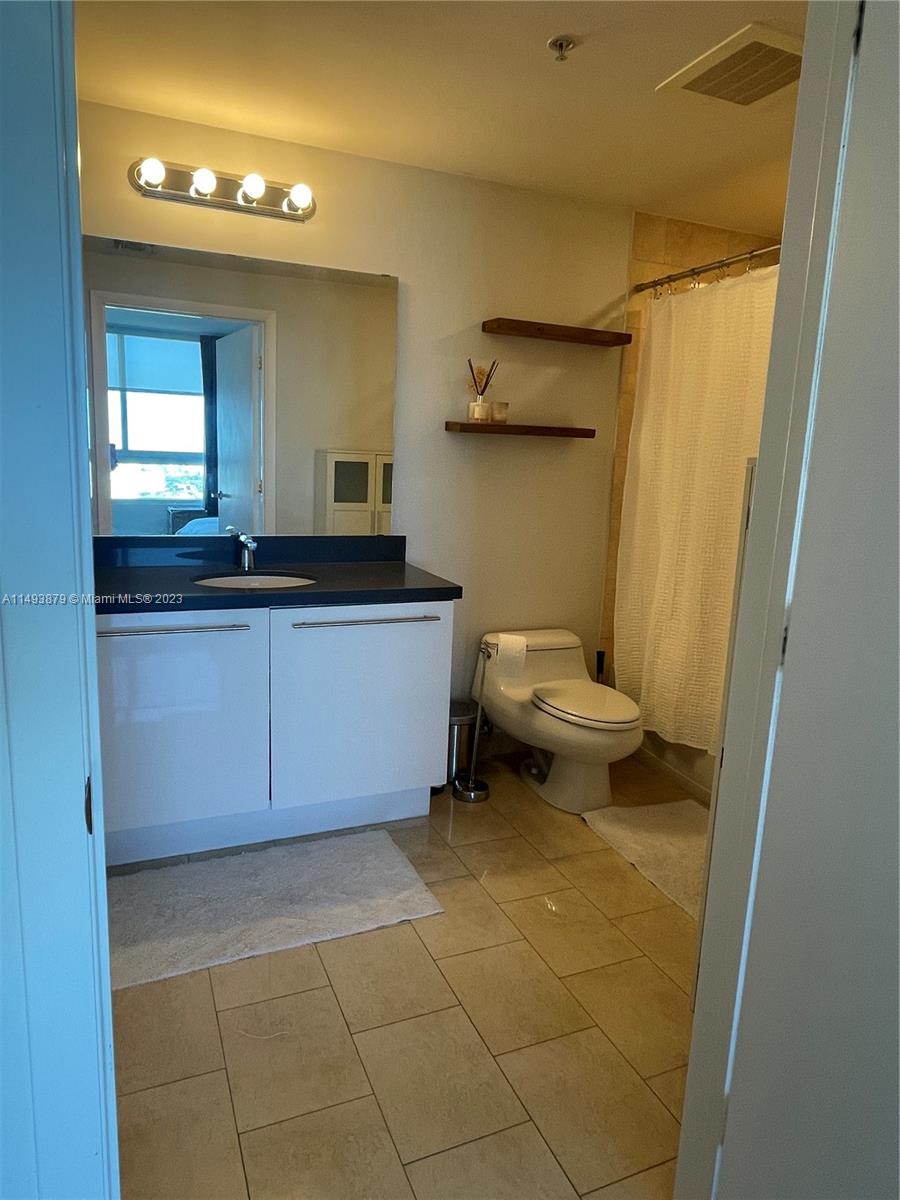 IVY CONDO - Residential Lease