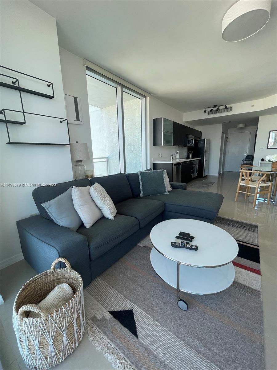 IVY CONDO - Residential Lease