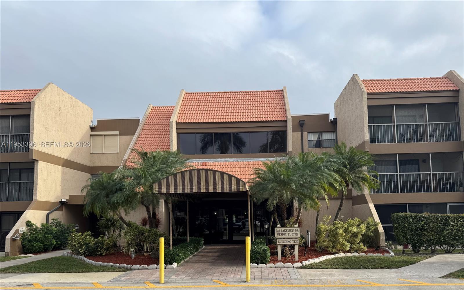 RACQUET CLUB 10 AT BONAVE - Residential