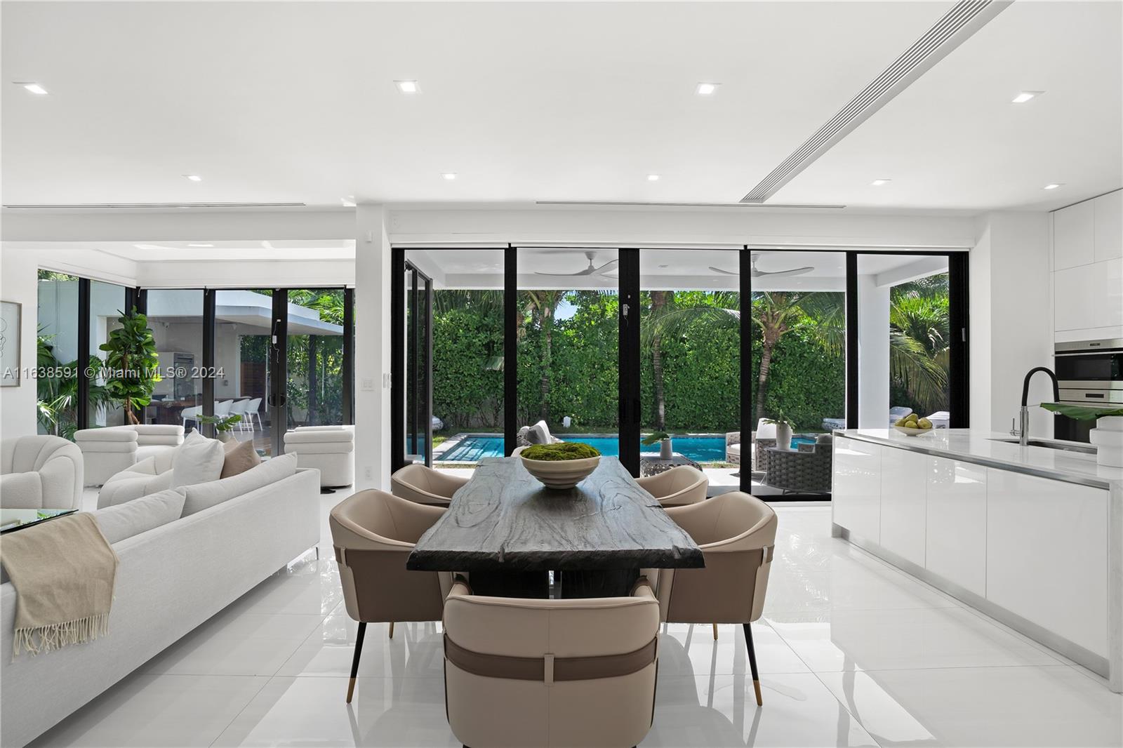NAUTILUS EXTENSION 4TH - Residential