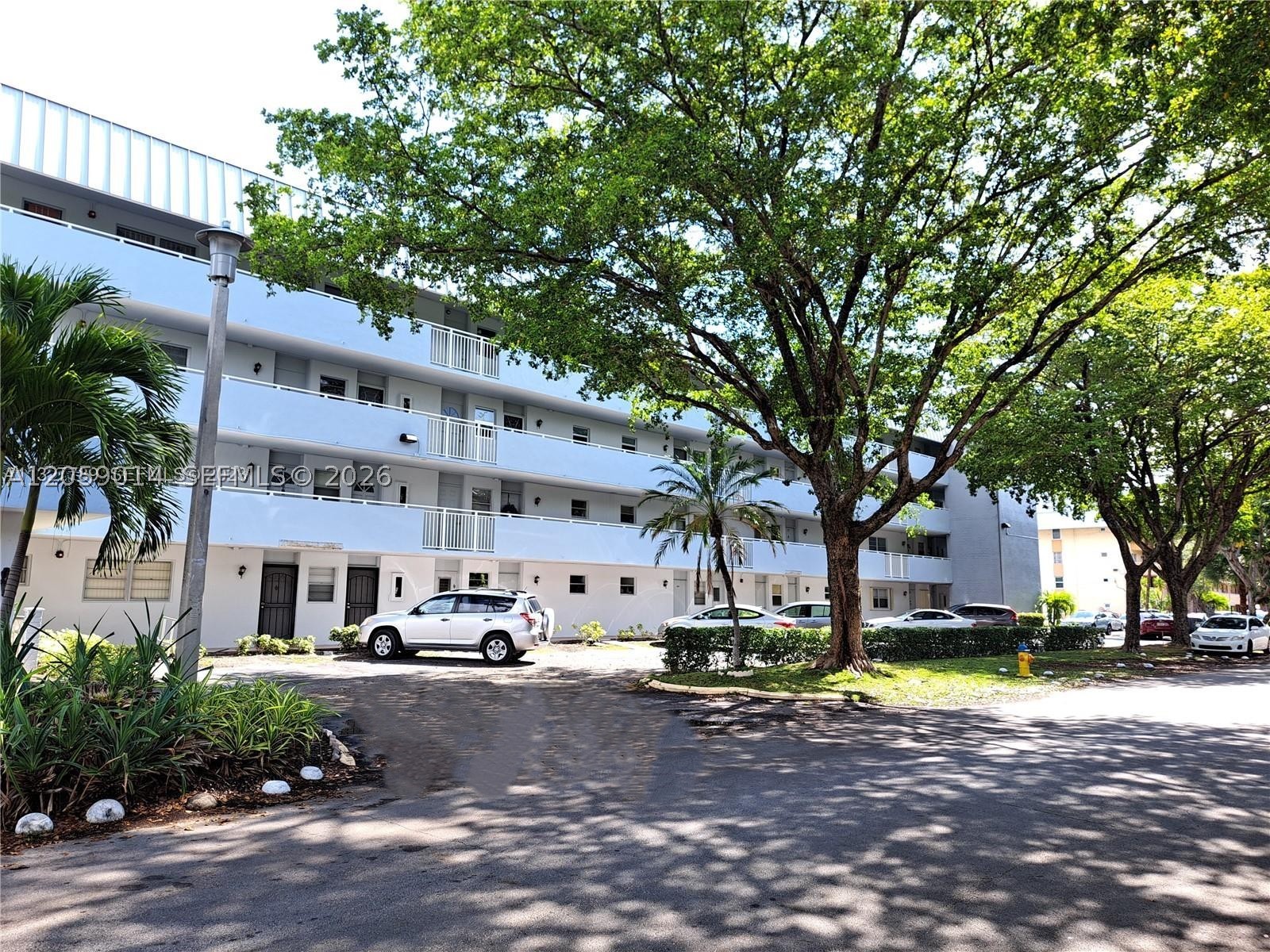 EDEN ISLES CONDO NO 7 - Residential