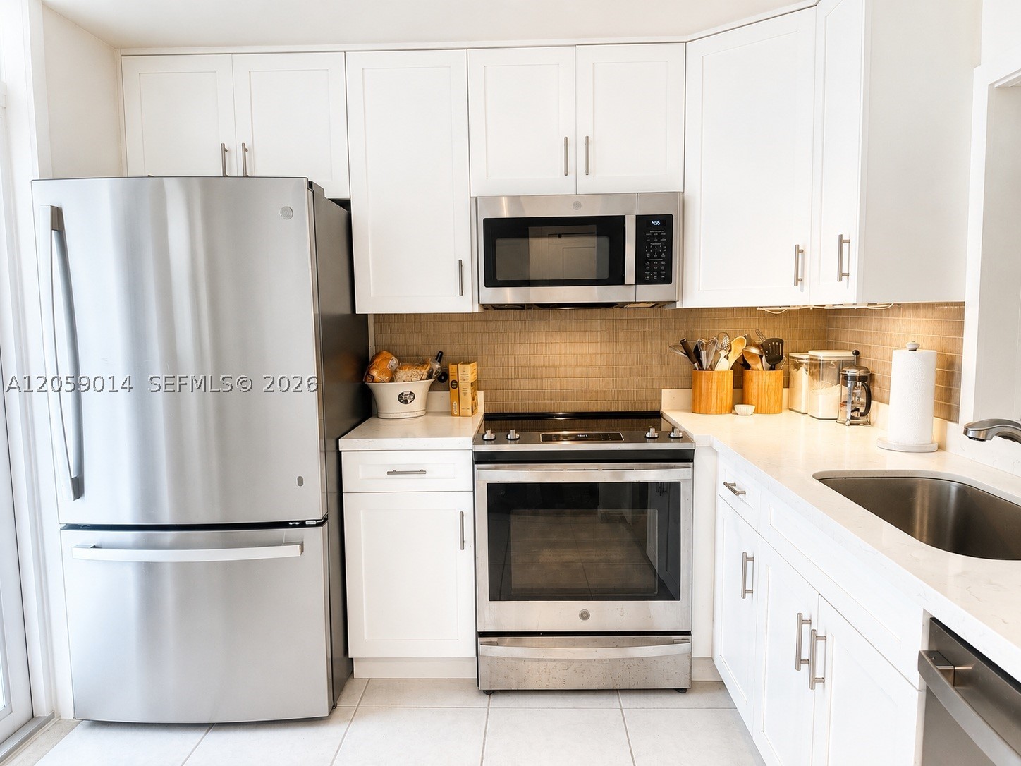 EDEN ISLES CONDO NO 7 - Residential