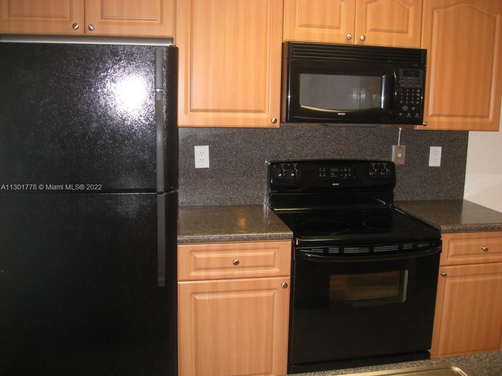 THE GREENS AT DORAL CONDO - Residential Lease