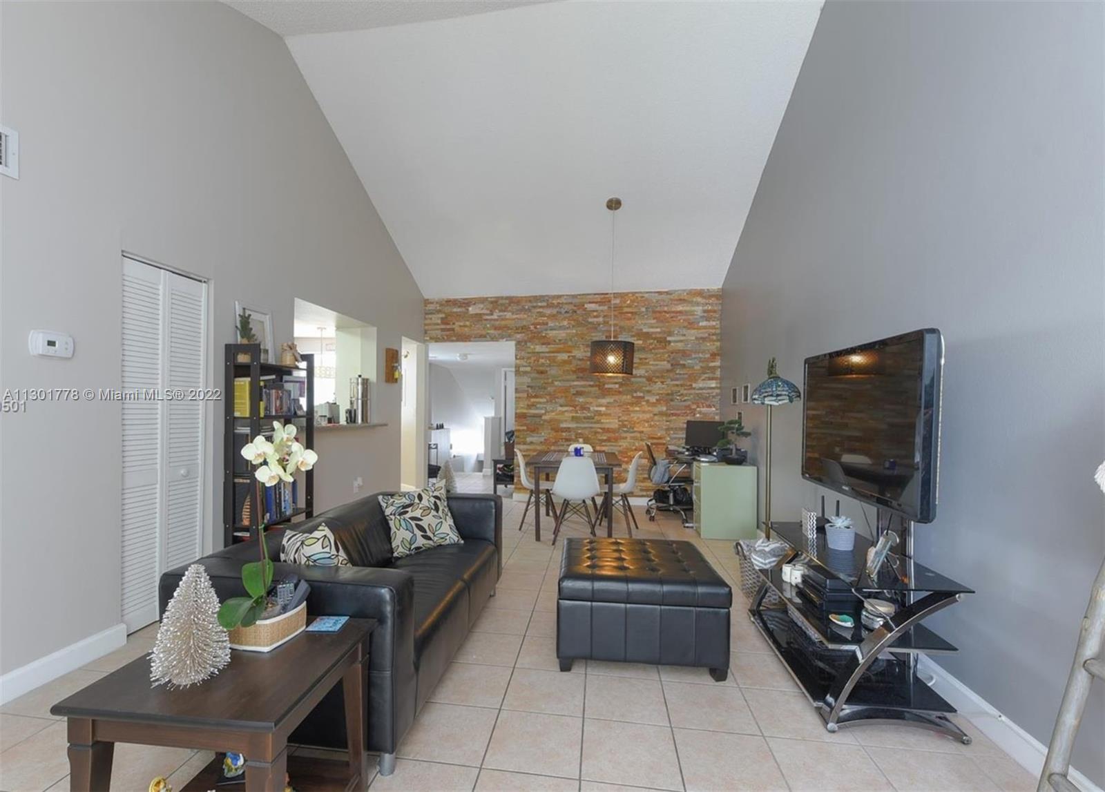 THE GREENS AT DORAL CONDO - Residential Lease