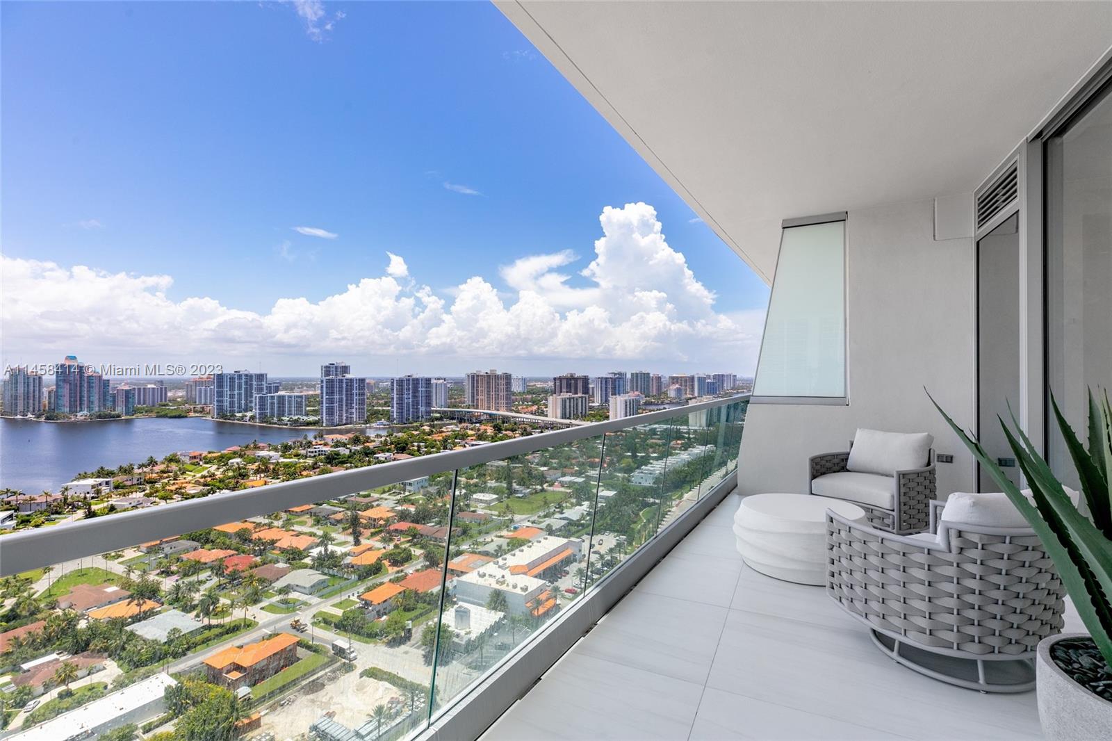 Turnberry Ocean Club - Residential