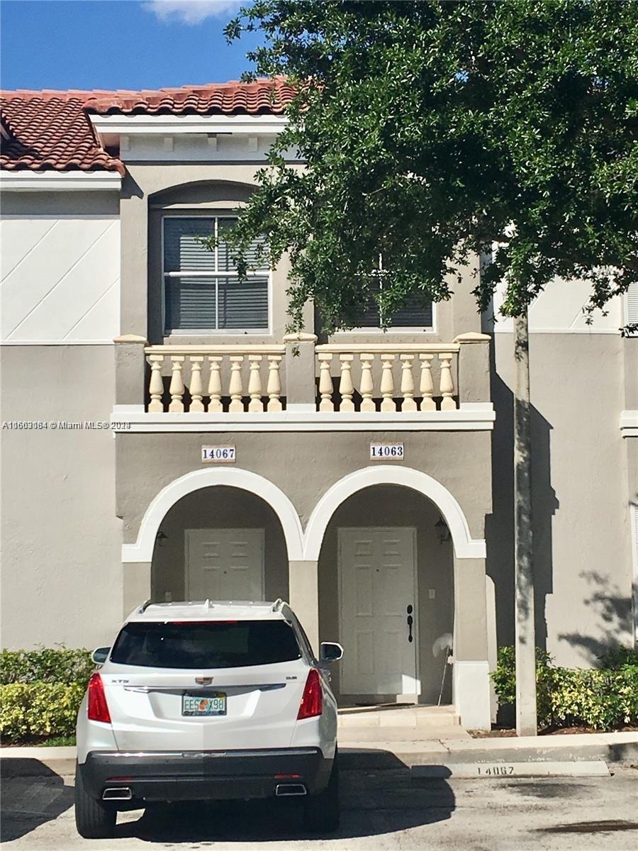 Amazing Townhome 3/2.5 located in a quiet & safe Community "Las Terrazas at Vizcaya", located in the West of Miramar. Community is gated w/guard at gate & security Patrol * * GREAT RESIDENCE FOR ANY FAMILY * * Tile floor on 1st. floor & laminated wood fllorings on the 2nd. floor. Full size Washer & Dryer inside the property. It is close to Shopping Centers, Parks, Mall, restaurants. There are amenities such as pool, gym, playground for kids. Easy access to FL-Turnpike, I-75 Highway, Palmetto Expressway, and others. Unit has 2 assigned parking spaces & guest parking * The photos belong to previous listings of the current tenants. *
