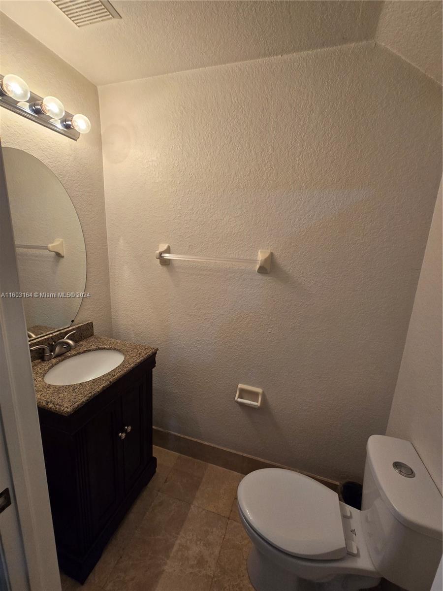 LAS TERRAZAS AT VIZCAYA C - Residential Lease