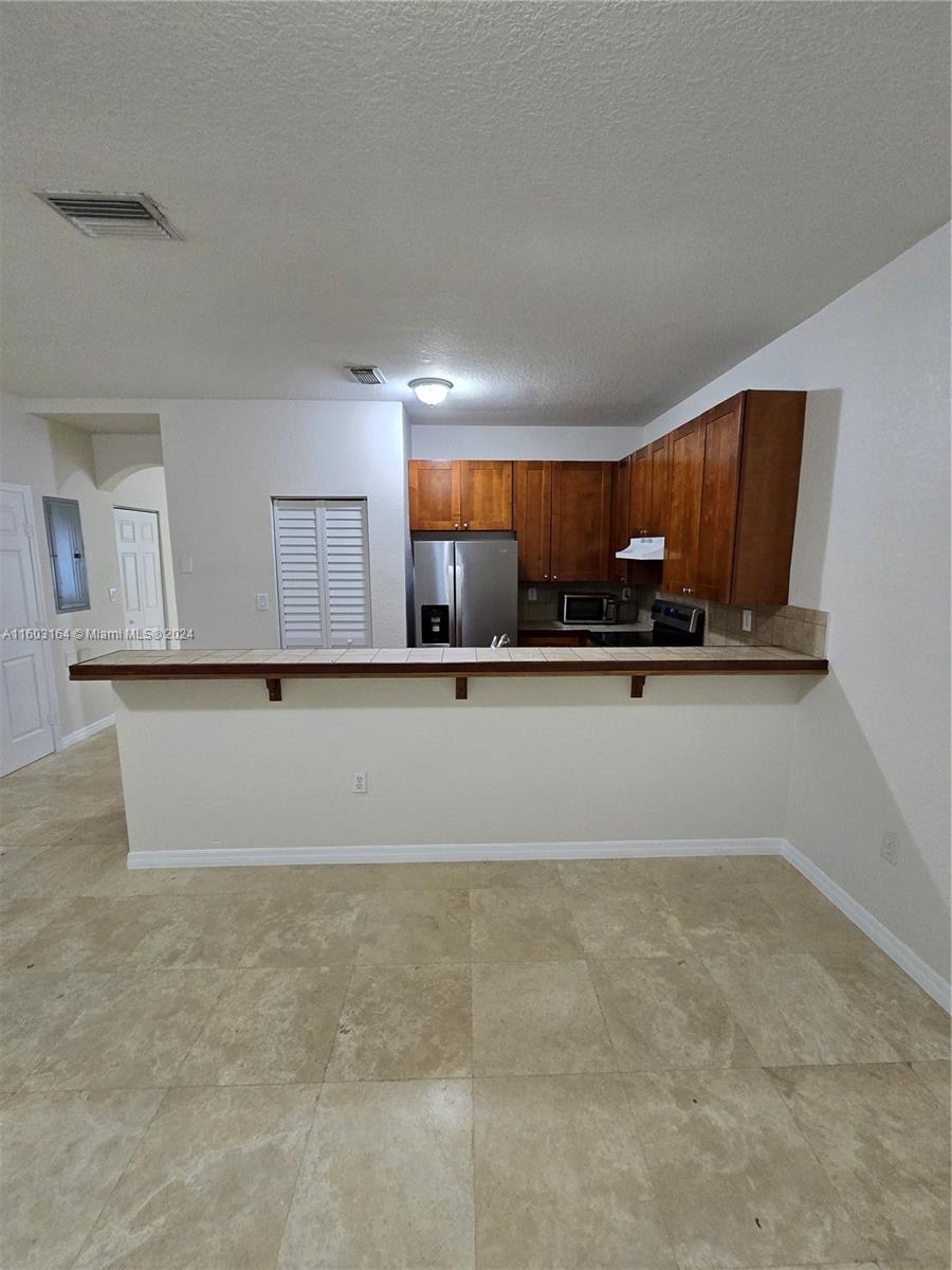 LAS TERRAZAS AT VIZCAYA C - Residential Lease