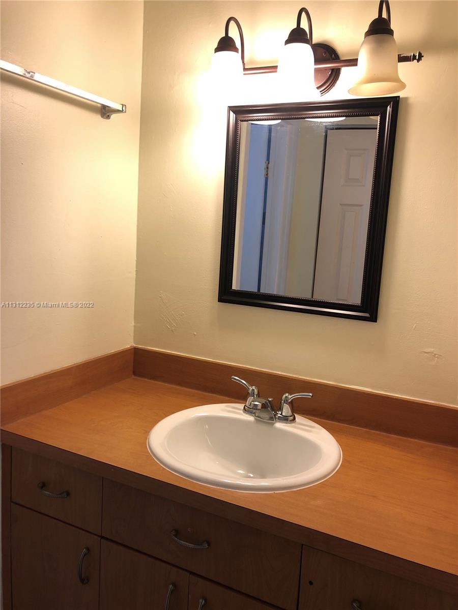 EL CONQUISTADOR NORTH CON - Residential Lease