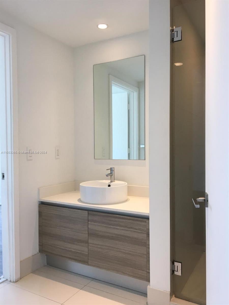 3401 MIDTOWN CONDO - Residential