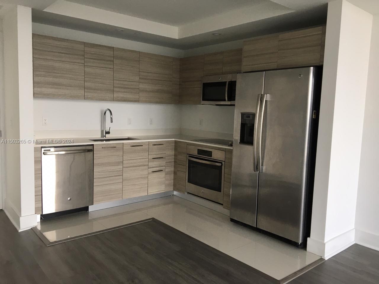 3401 MIDTOWN CONDO - Residential