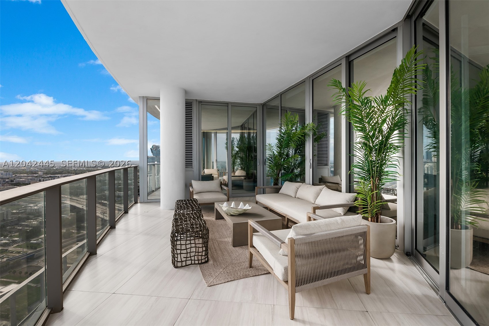 PARAMOUNT MIAMI WORLDCENT - Residential