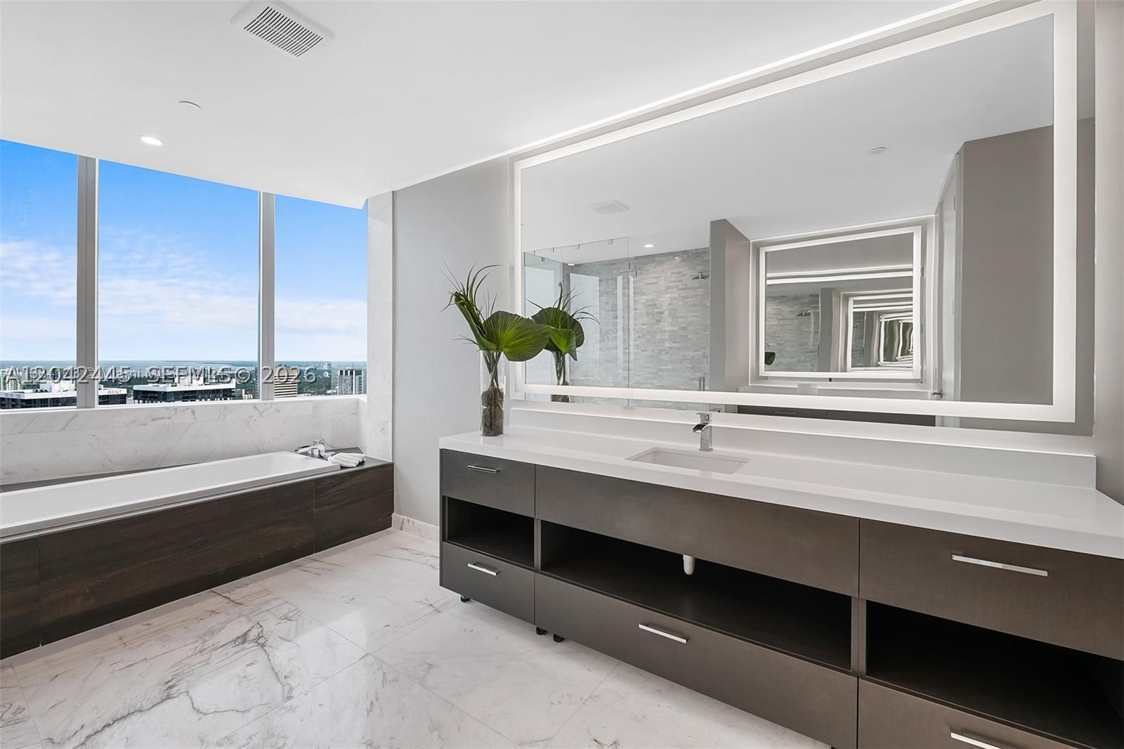 PARAMOUNT MIAMI WORLDCENT - Residential