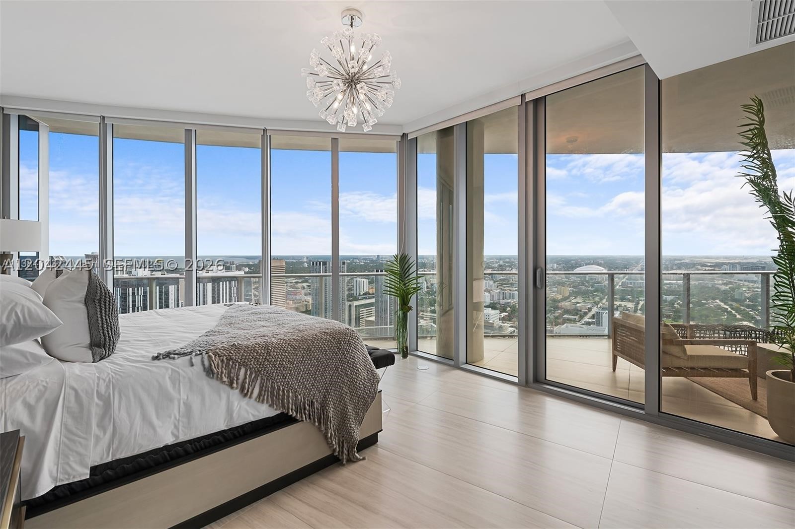 PARAMOUNT MIAMI WORLDCENT - Residential