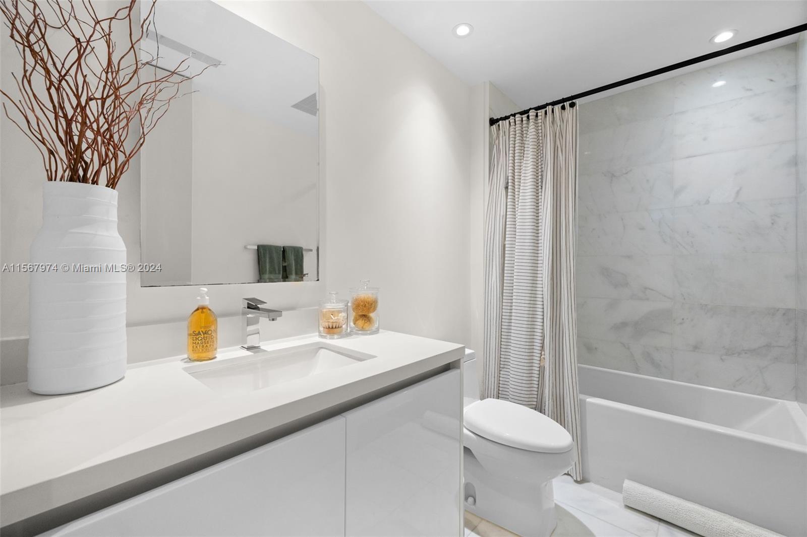 ONE OCEAN CONDO - Residential