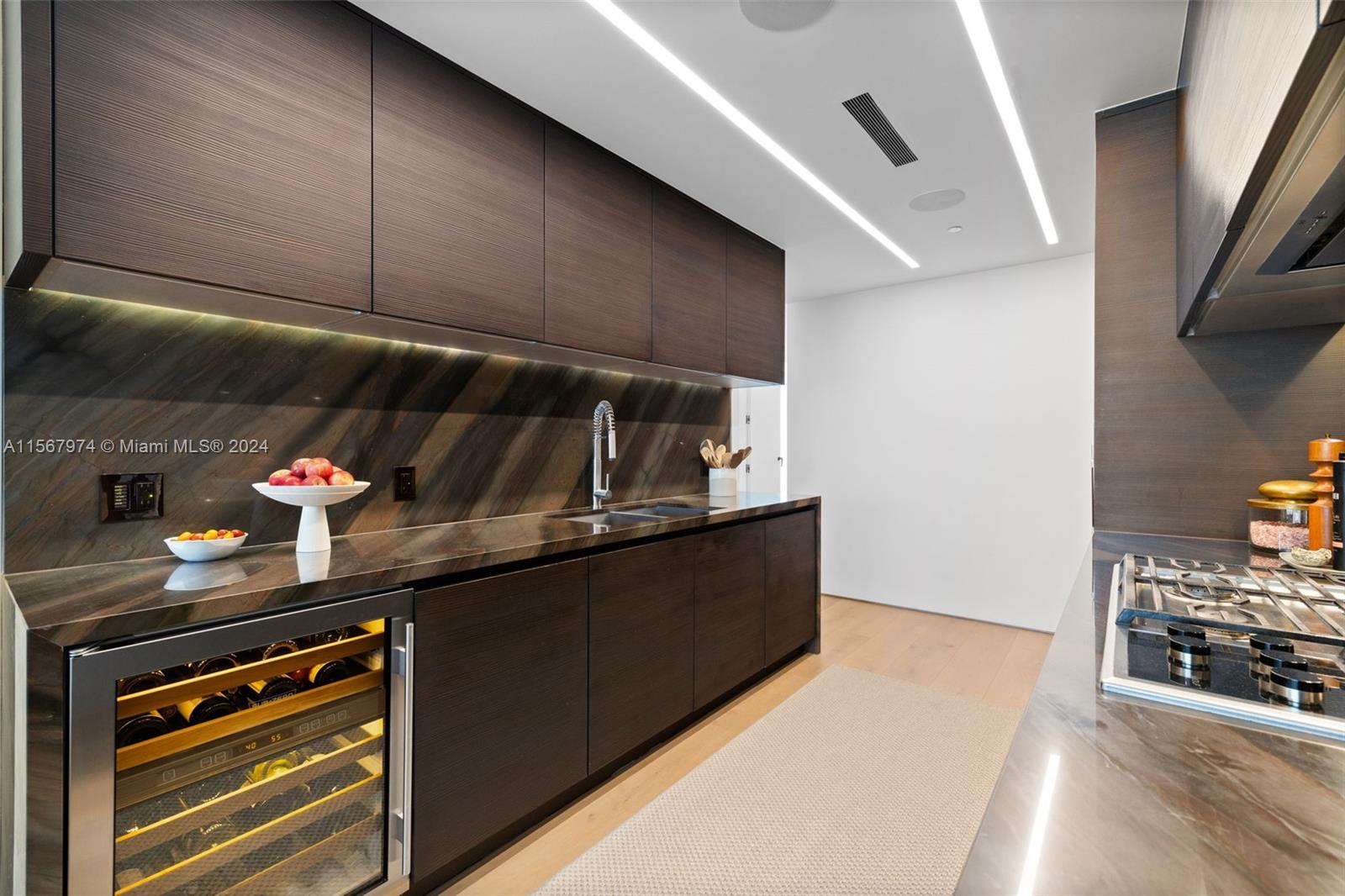 ONE OCEAN CONDO - Residential