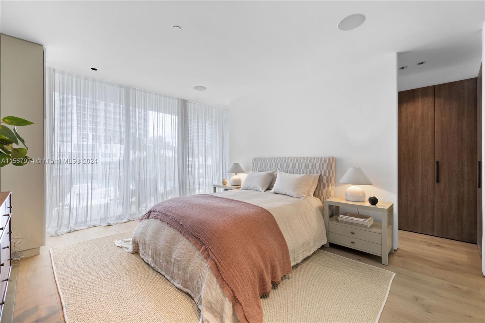 ONE OCEAN CONDO - Residential