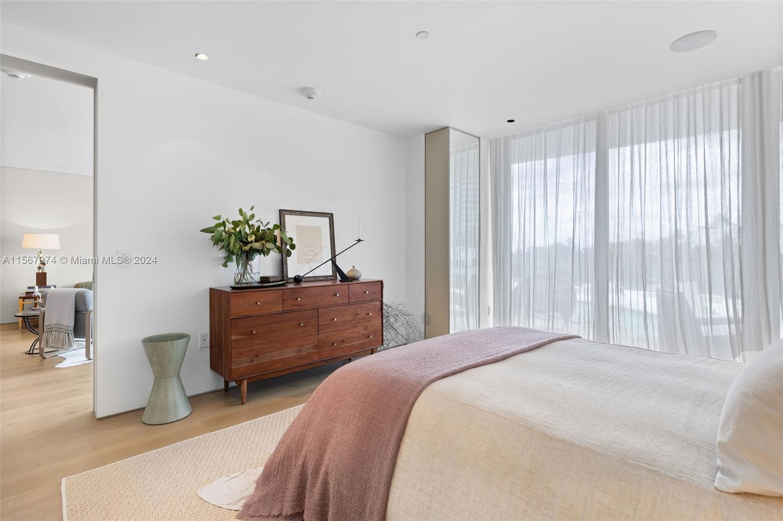 ONE OCEAN CONDO - Residential
