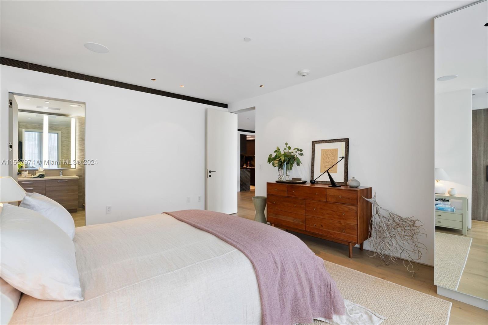ONE OCEAN CONDO - Residential