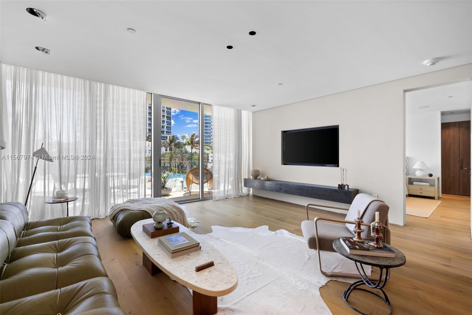 ONE OCEAN CONDO - Residential