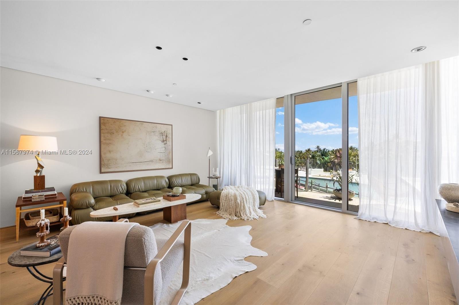 ONE OCEAN CONDO - Residential