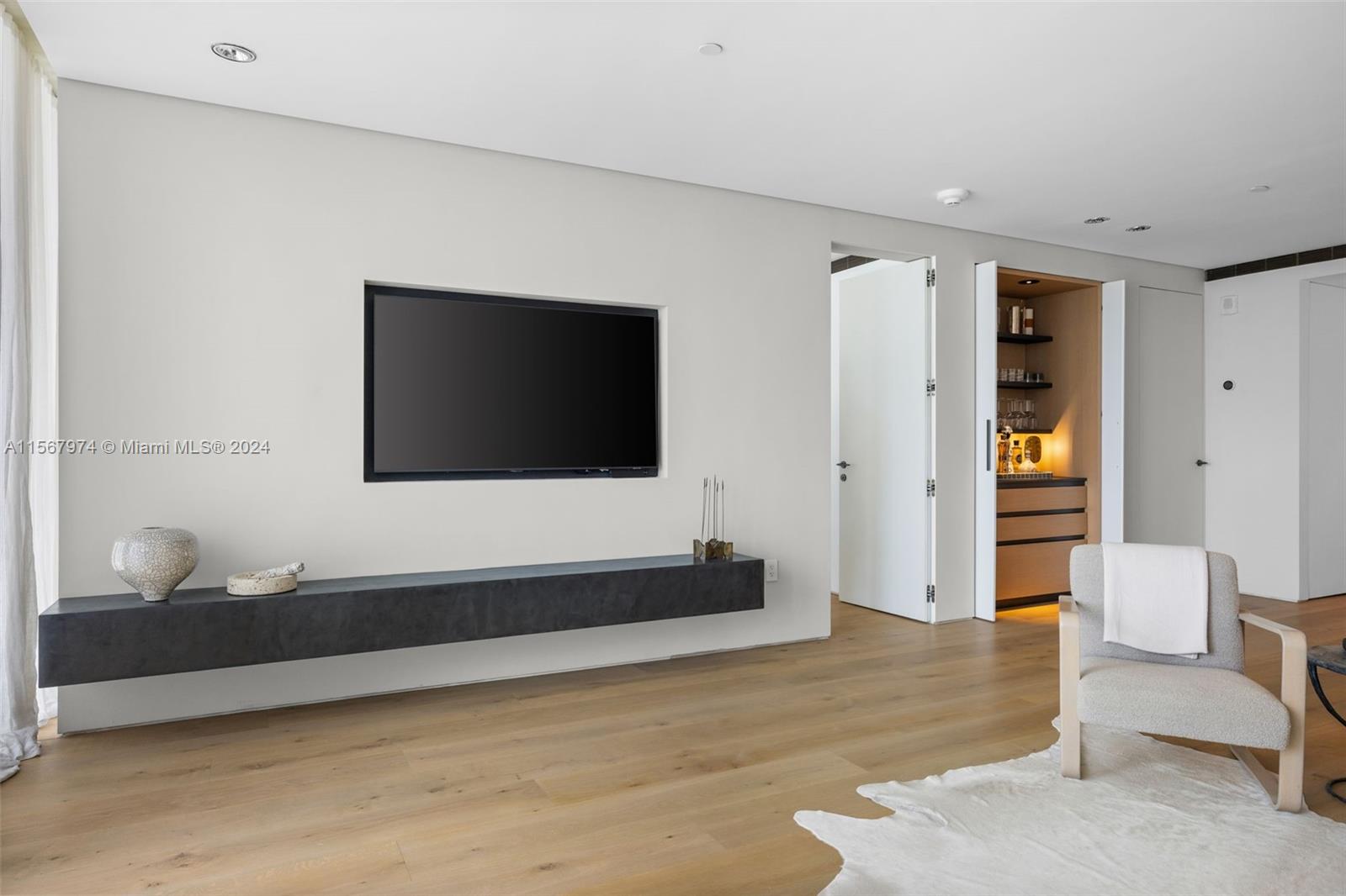 ONE OCEAN CONDO - Residential