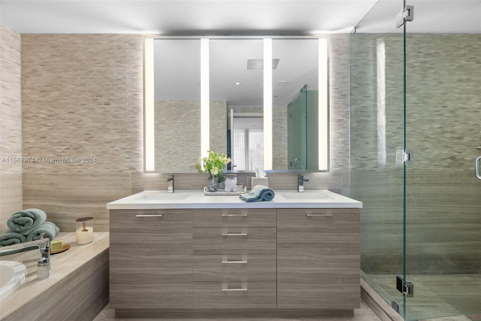 ONE OCEAN CONDO - Residential