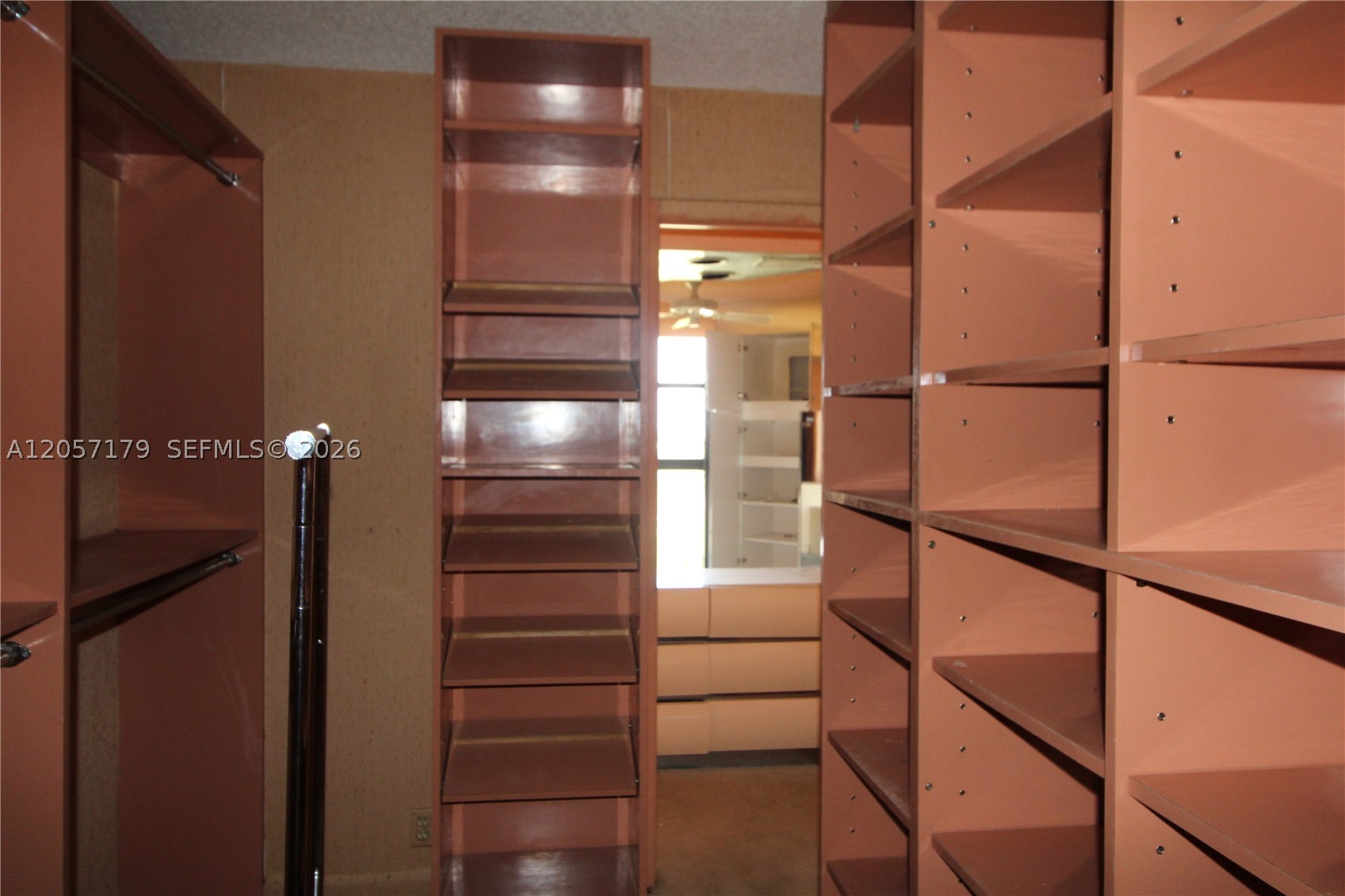 TOWERS OF QUAYSIDE CONDO - Residential