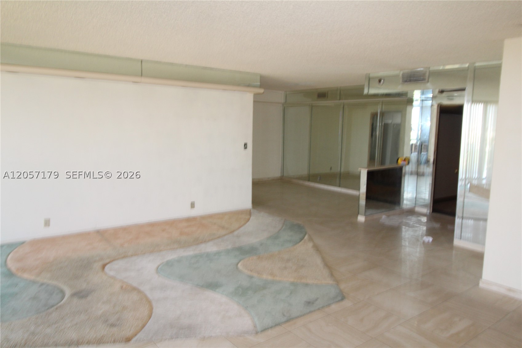 TOWERS OF QUAYSIDE CONDO - Residential