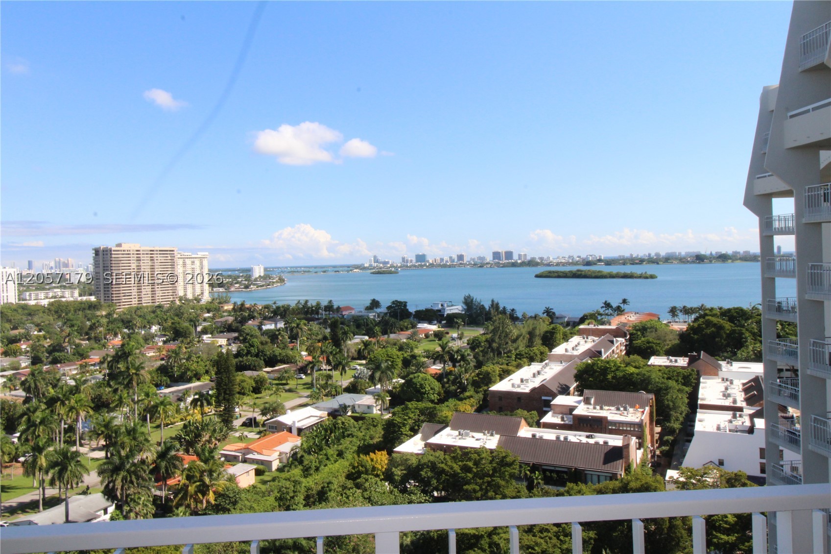 TOWERS OF QUAYSIDE CONDO - Residential