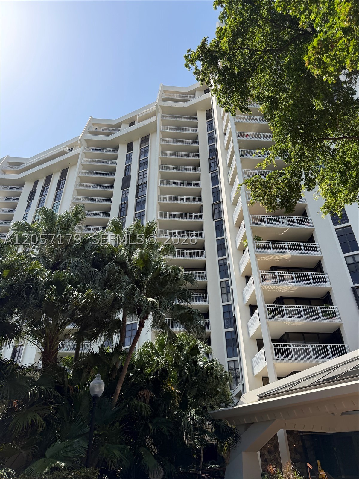 TOWERS OF QUAYSIDE CONDO - Residential