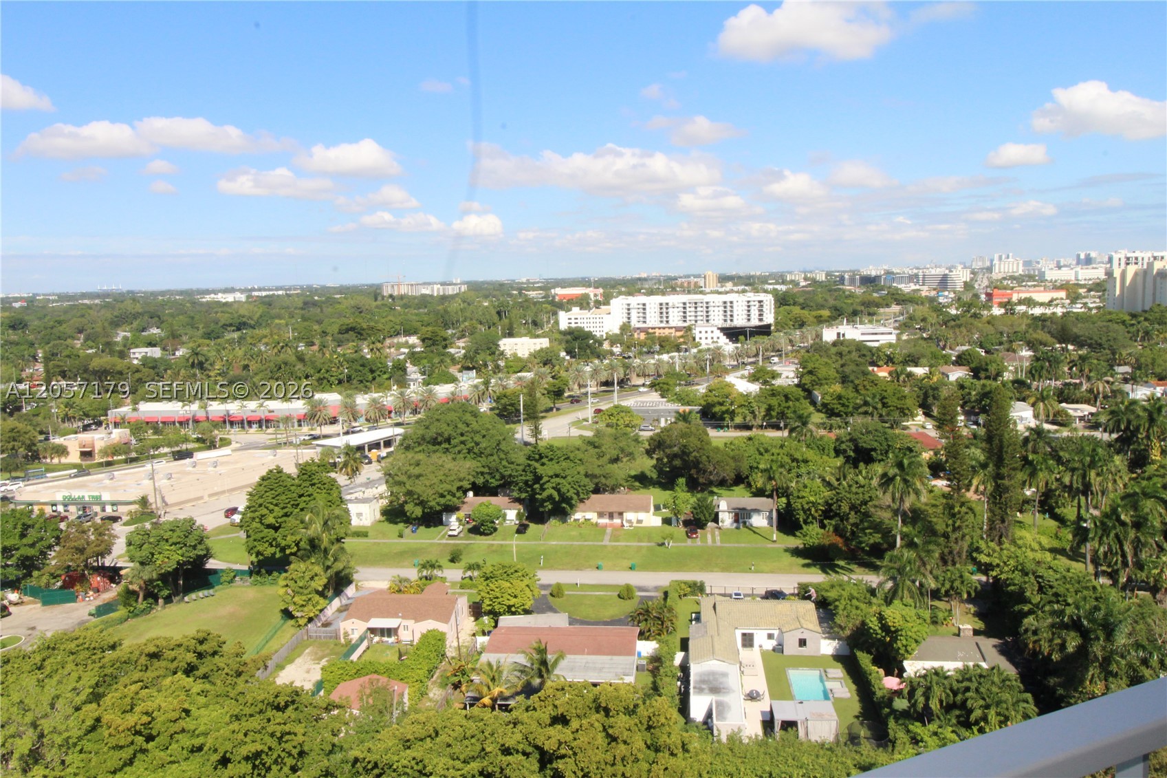 TOWERS OF QUAYSIDE CONDO - Residential