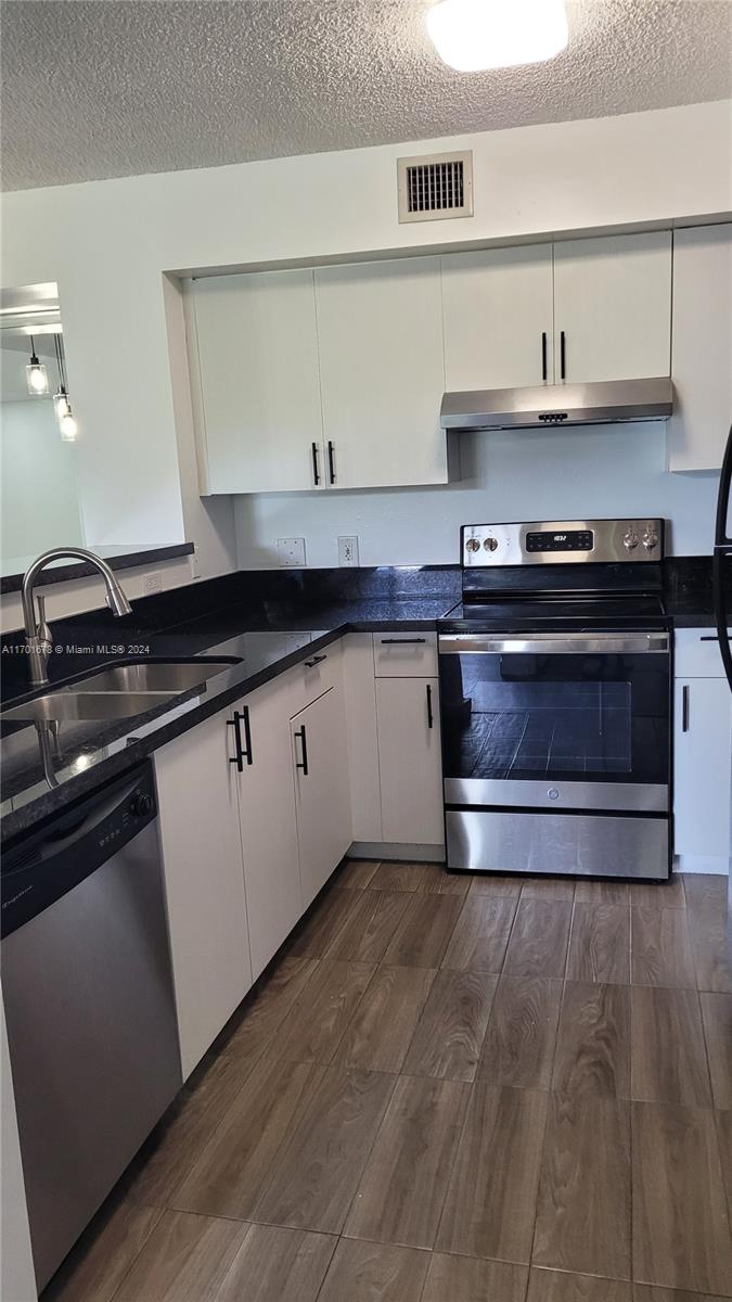ST ANDREWS CONDO - Residential Lease