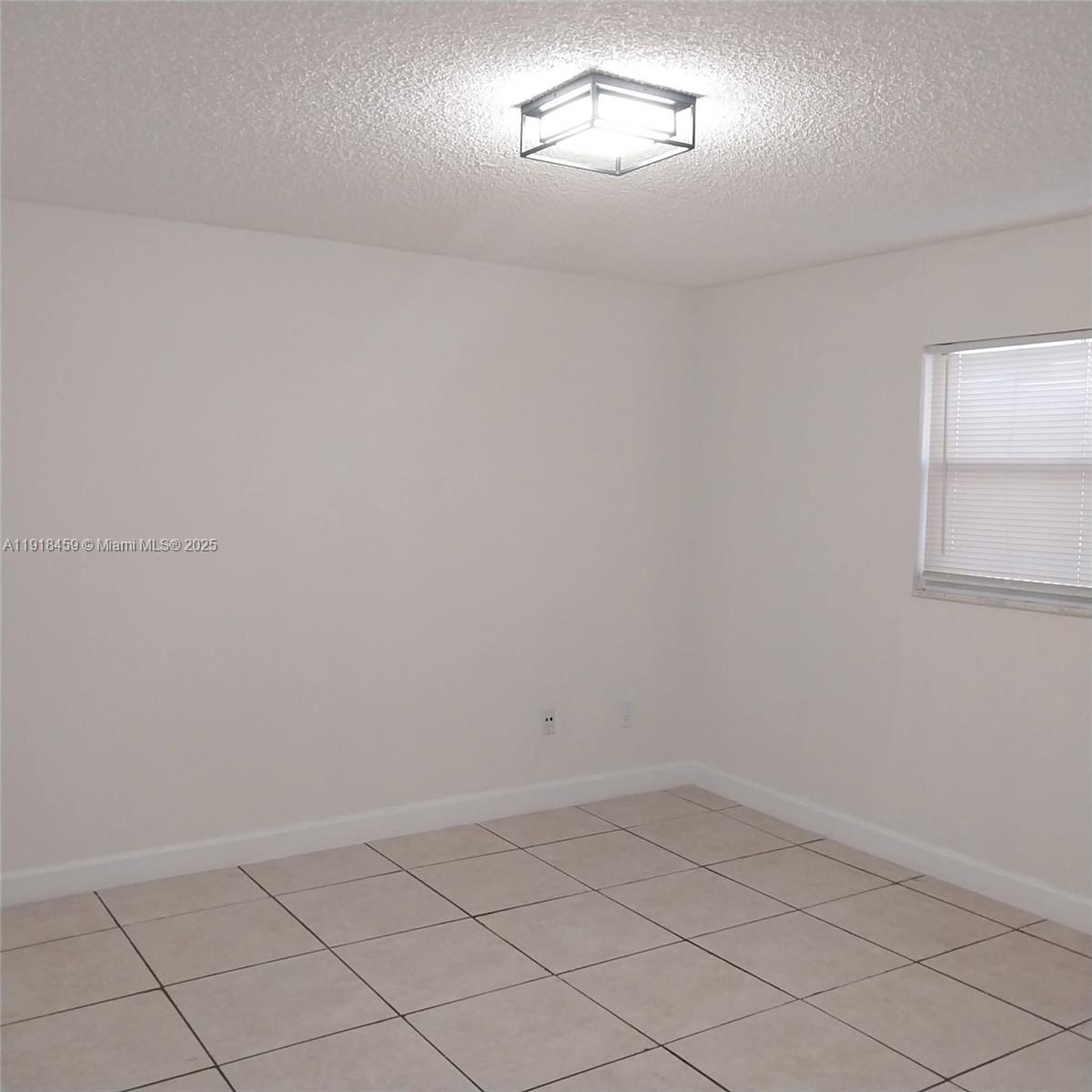 OAKS CONDO - Residential