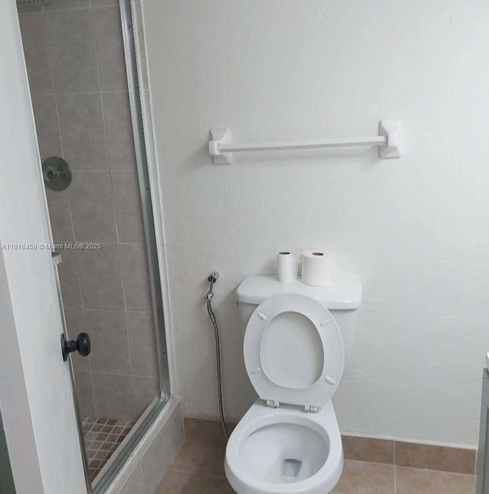 OAKS CONDO - Residential
