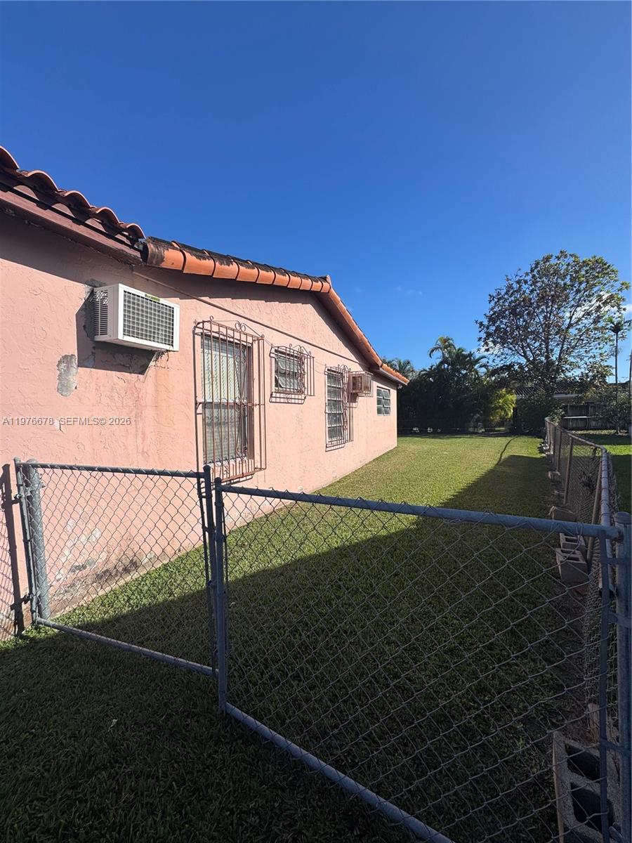 SNAPPER CREEK VILLAS - Residential