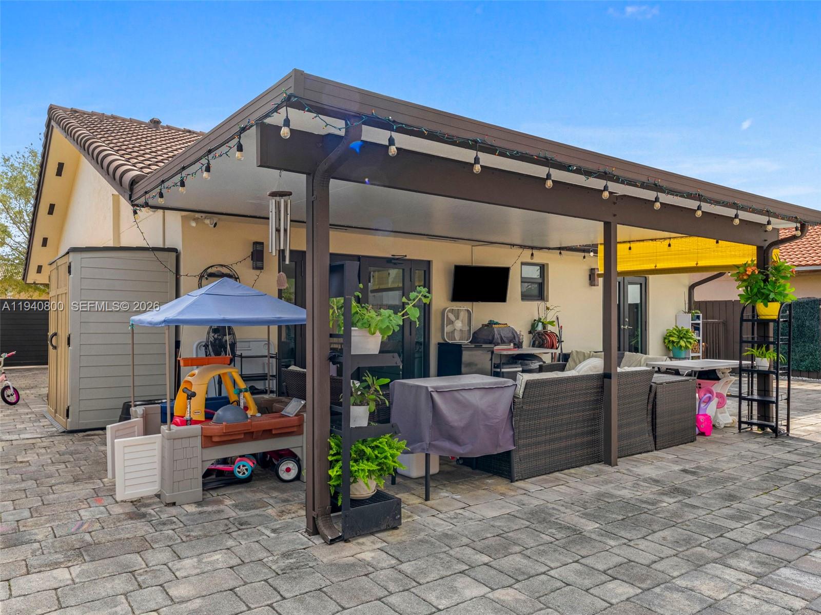 ADRIAN HOMES AT LAGO MAR - Residential Lease