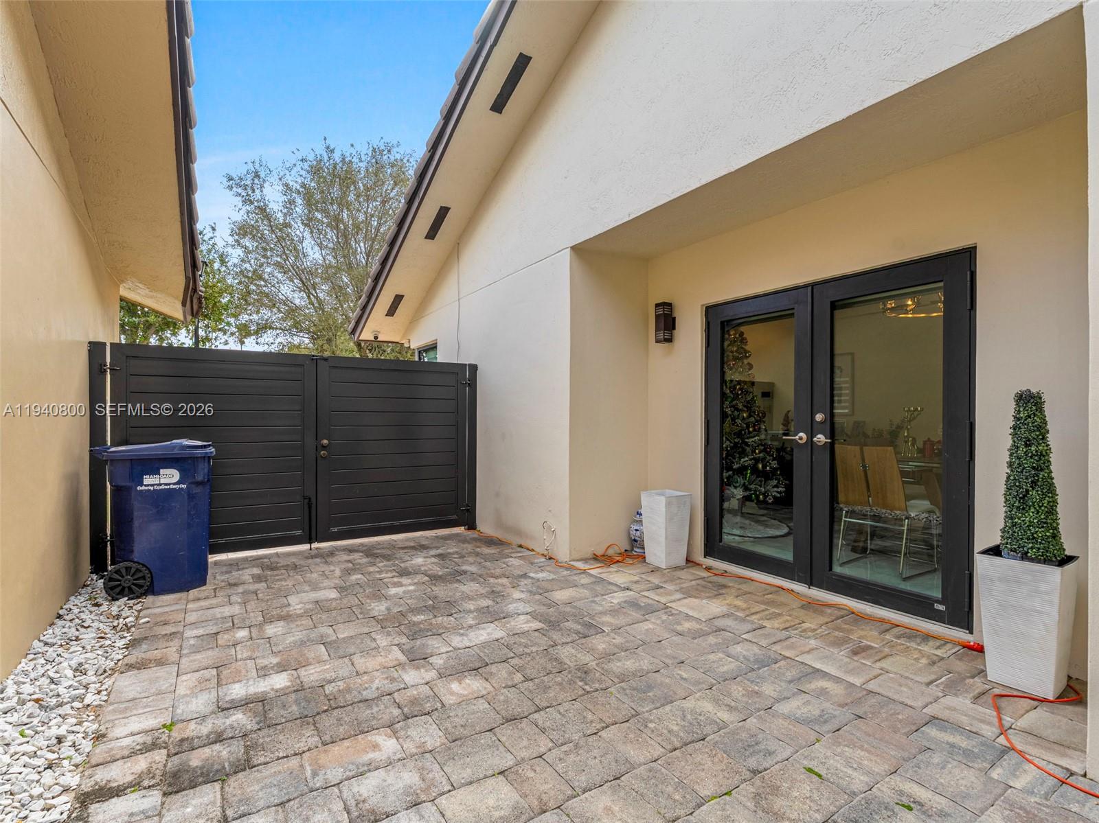 ADRIAN HOMES AT LAGO MAR - Residential Lease