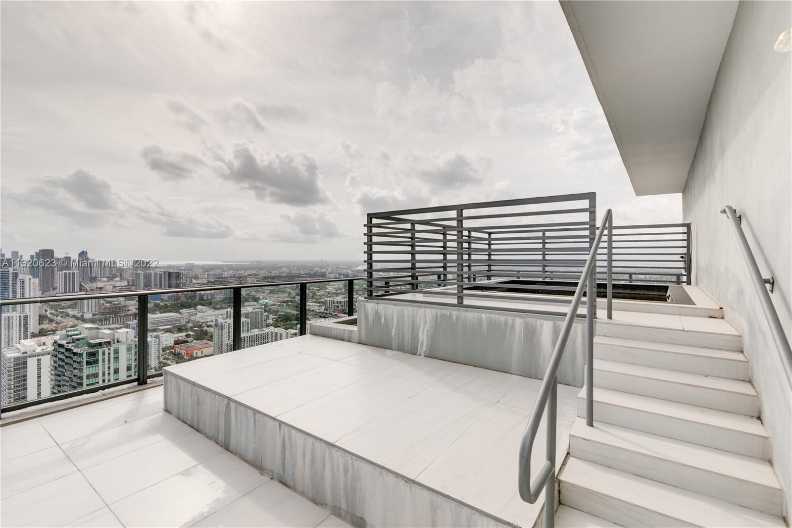 GRAN PARAISO CONDO - Residential