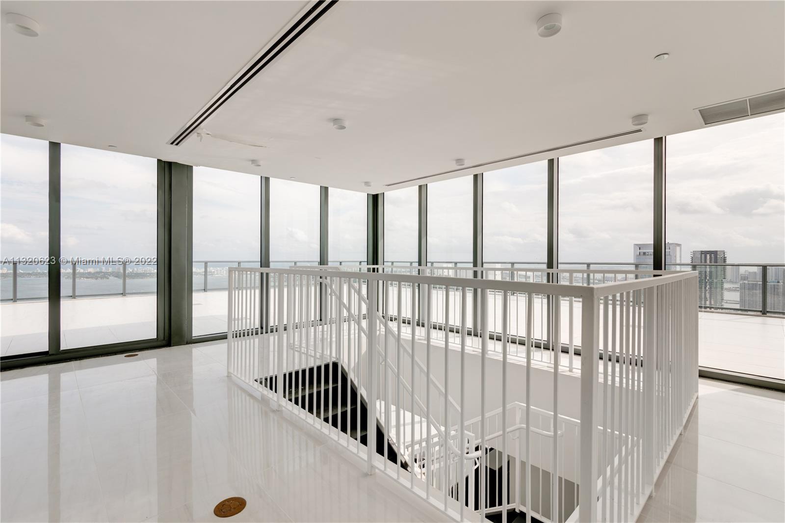 GRAN PARAISO CONDO - Residential