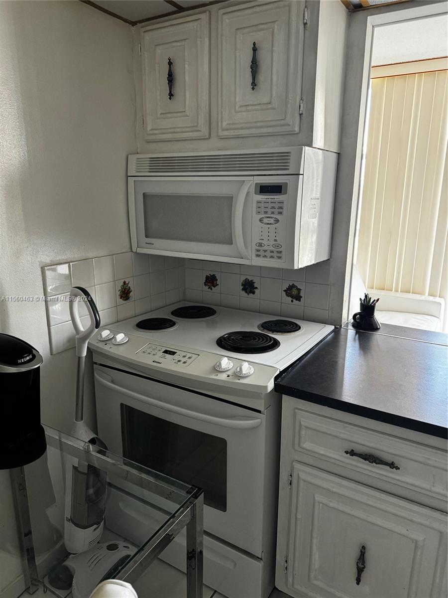 DESOTO PARK CONDO - Residential Lease