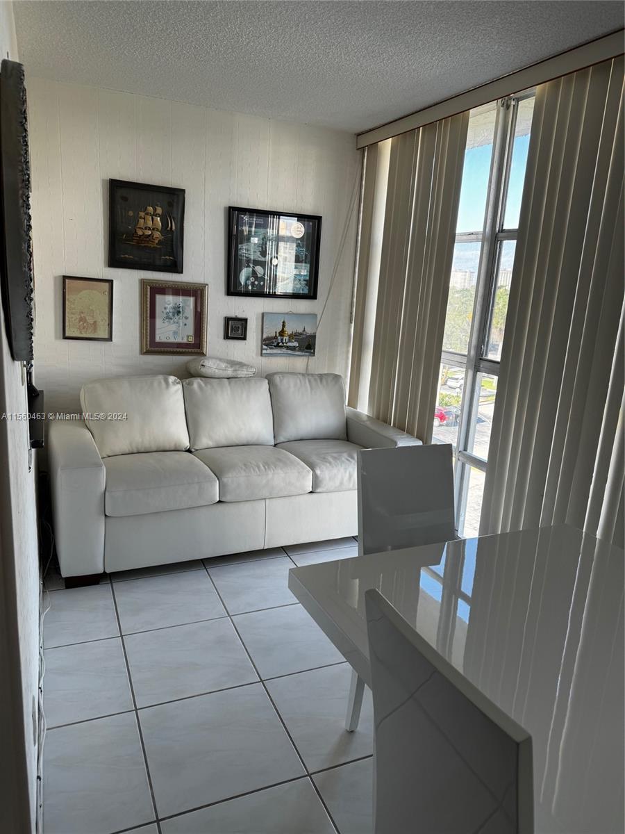 DESOTO PARK CONDO - Residential Lease