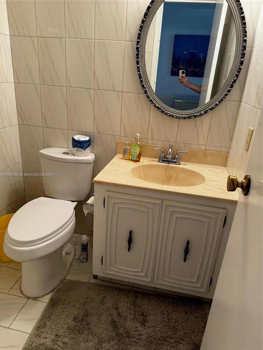 DESOTO PARK CONDO - Residential Lease