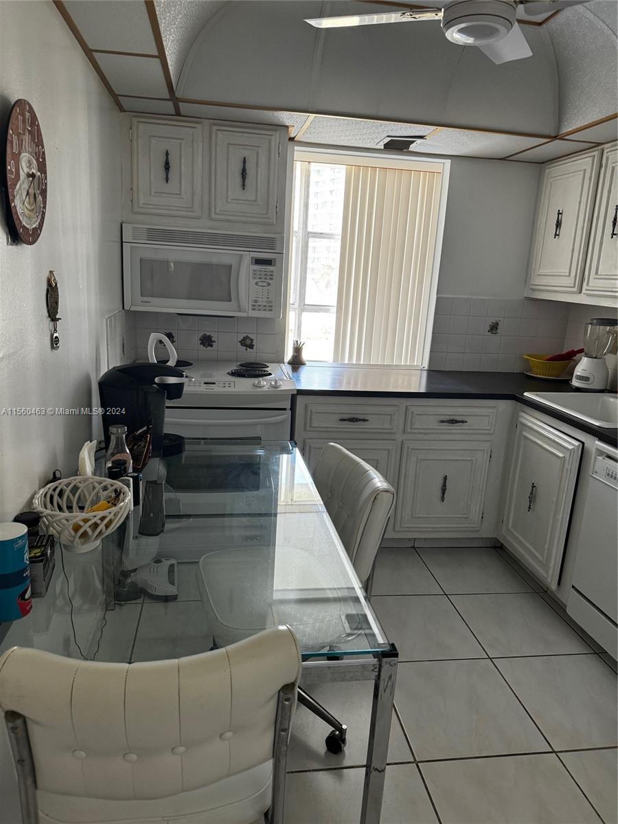 DESOTO PARK CONDO - Residential Lease