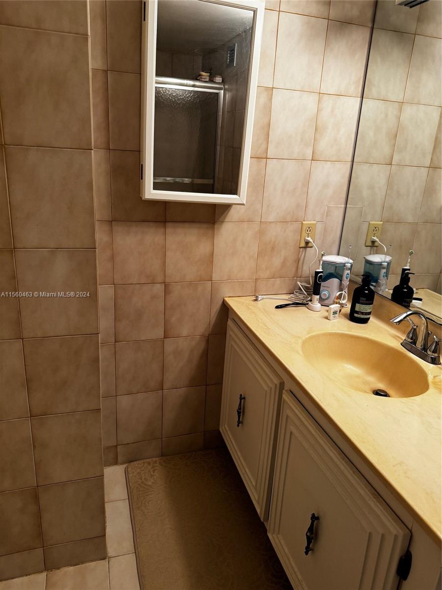 DESOTO PARK CONDO - Residential Lease